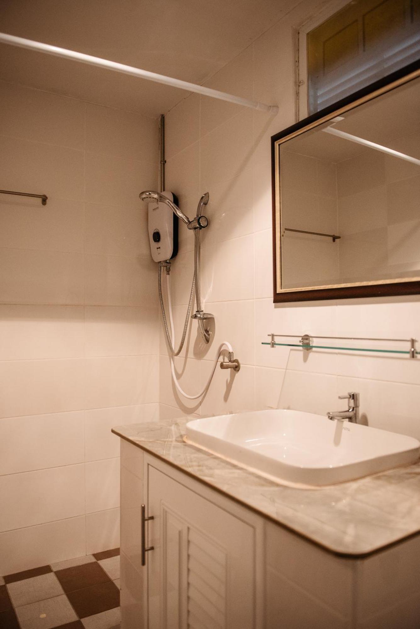 Lamoon Boutique Hotel Suphan Buri Buitenkant foto